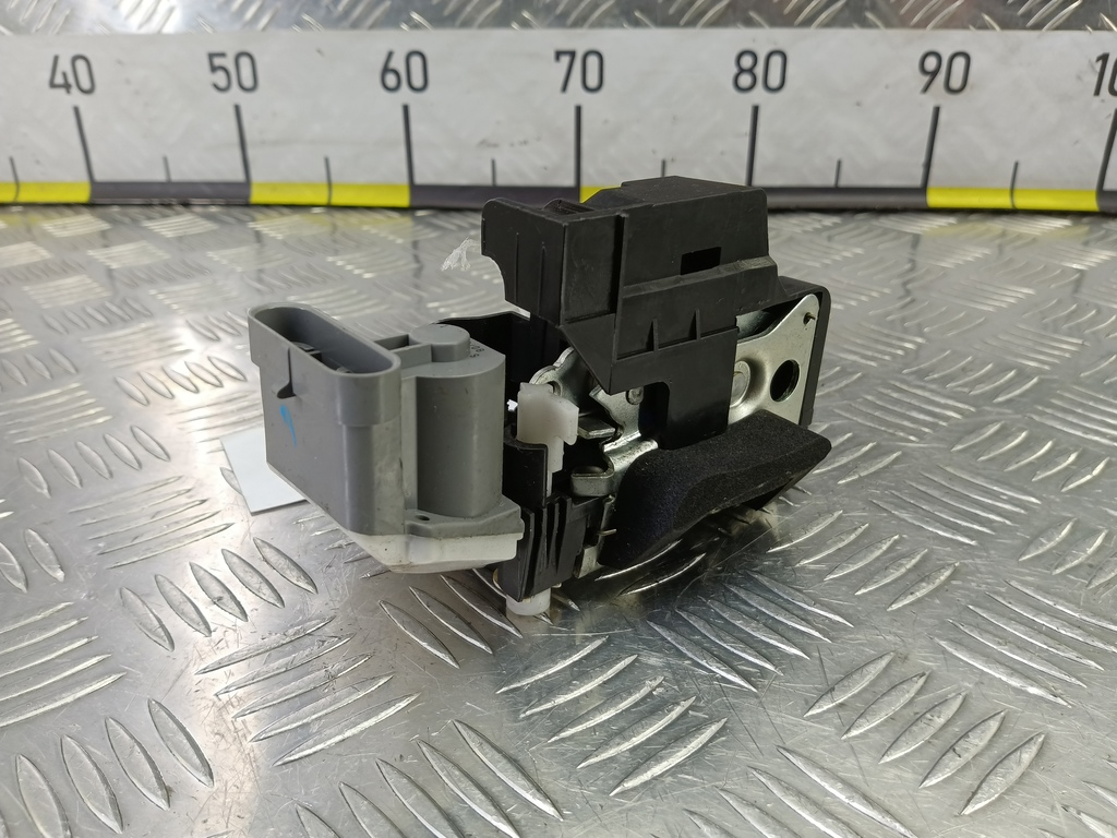 замок двери сдвижной Fiat Doblo 1.4 MT (77 л.с.)Doblo  I рестайлинг (2005—2015) Минивэн 51709196, 10290 рублей, Москва