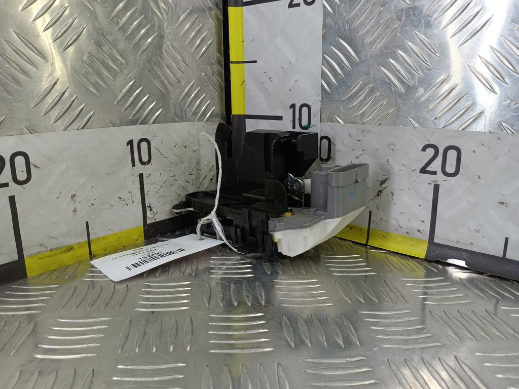 замок двери сдвижной Fiat Doblo 1.4 MT (77 л.с.)Doblo  I рестайлинг (2005—2015) Минивэн 51709196, 10290 рублей, Москва