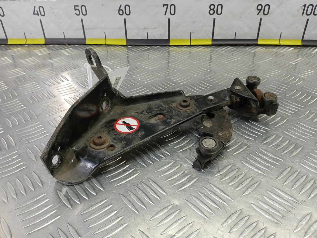 ролик двери сдвижной Fiat Doblo 1.4 MT (77 л.с.)Doblo  I рестайлинг (2005—2015) Минивэн 51794520, 5000 рублей, Москва