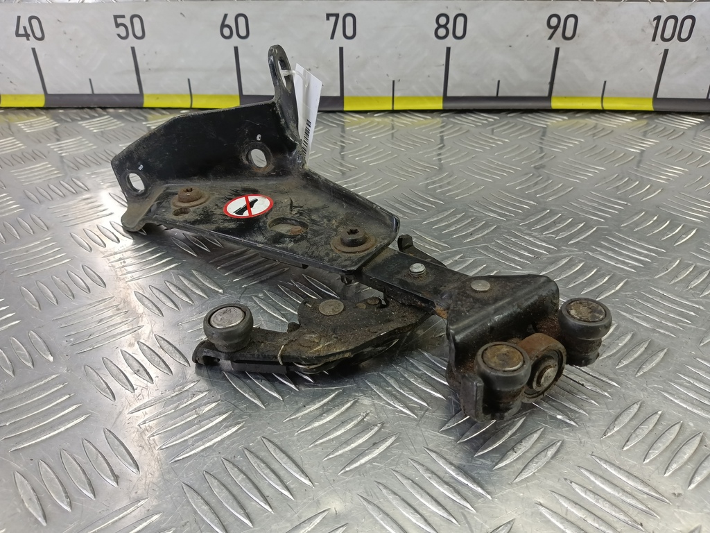 ролик двери сдвижной Fiat Doblo 1.4 MT (77 л.с.)Doblo  I рестайлинг (2005—2015) Минивэн 51794520, 5000 рублей, Москва