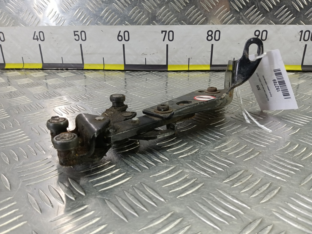 ролик двери сдвижной Fiat Doblo 1.4 MT (77 л.с.)Doblo  I рестайлинг (2005—2015) Минивэн 51794520, 5000 рублей, Москва