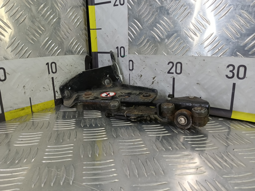 ролик двери сдвижной Fiat Doblo 1.4 MT (77 л.с.)Doblo  I рестайлинг (2005—2015) Минивэн 51794520, 5000 рублей, Москва