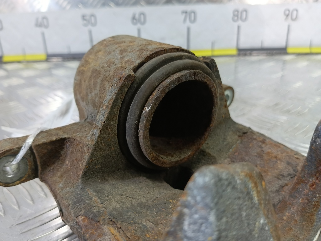 суппорт MAZDA 6  GS1D3361X, 1670 рублей, Москва