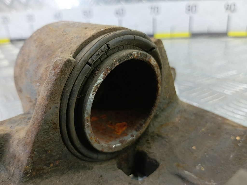 суппорт MAZDA 6  GS1D3371X, 1210 рублей, Москва