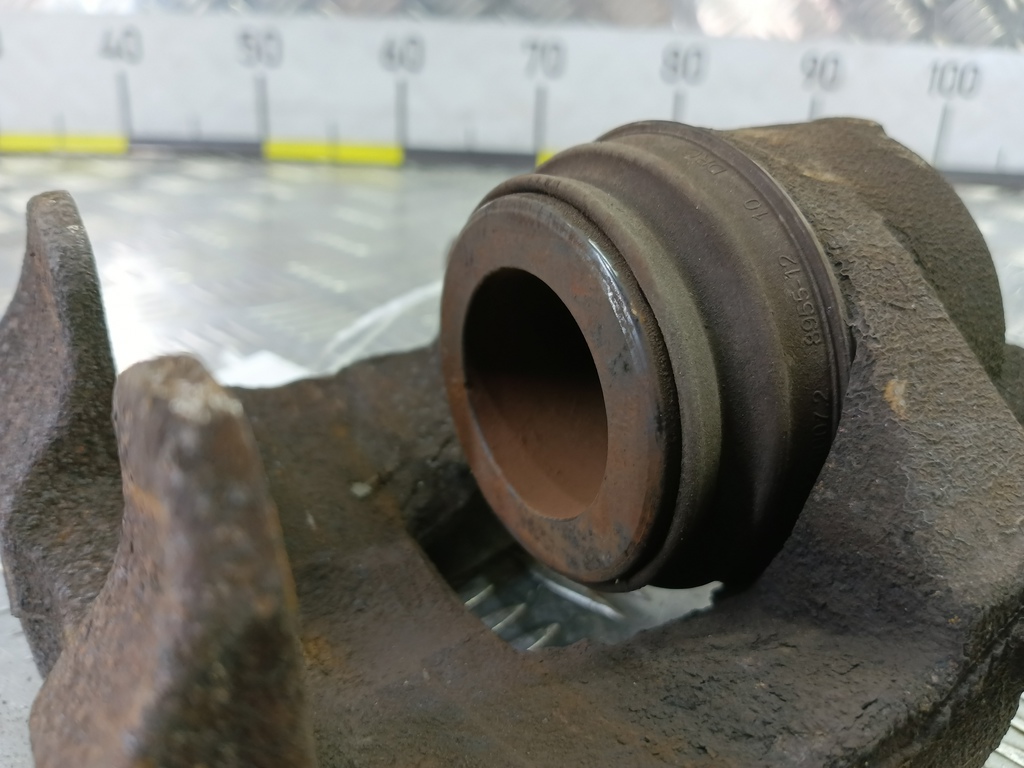 суппорт CHEVROLET  Cruze 1.8 MT (141 л.с.)Cruze  I рестайлинг (2012—2015) Хетчбэк 13301189, 1550 рублей, Москва