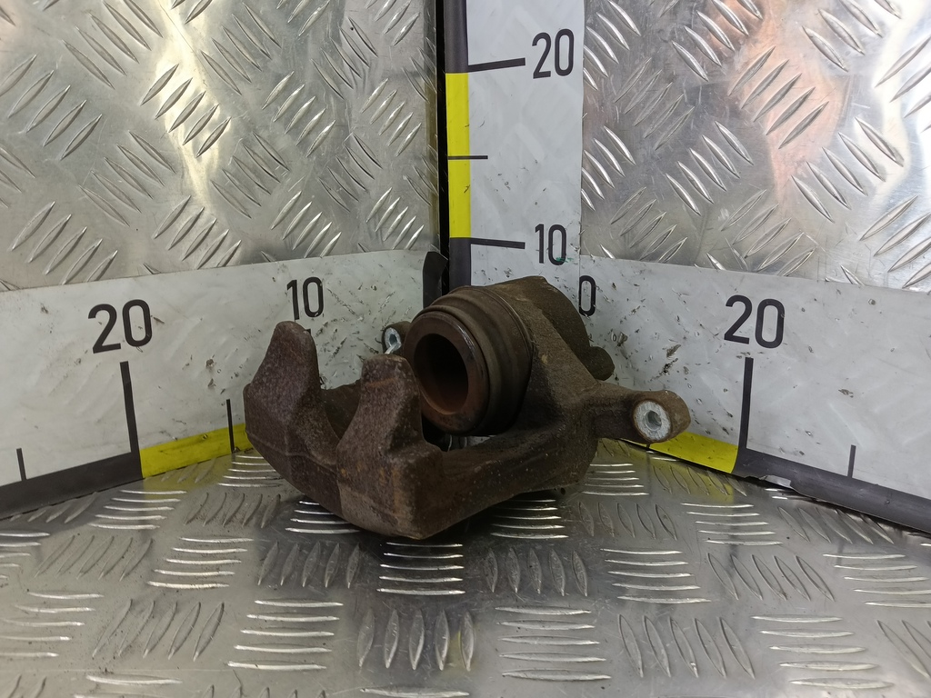 суппорт CHEVROLET  Cruze 1.8 MT (141 л.с.)Cruze  I рестайлинг (2012—2015) Хетчбэк 13301189, 1550 рублей, Москва