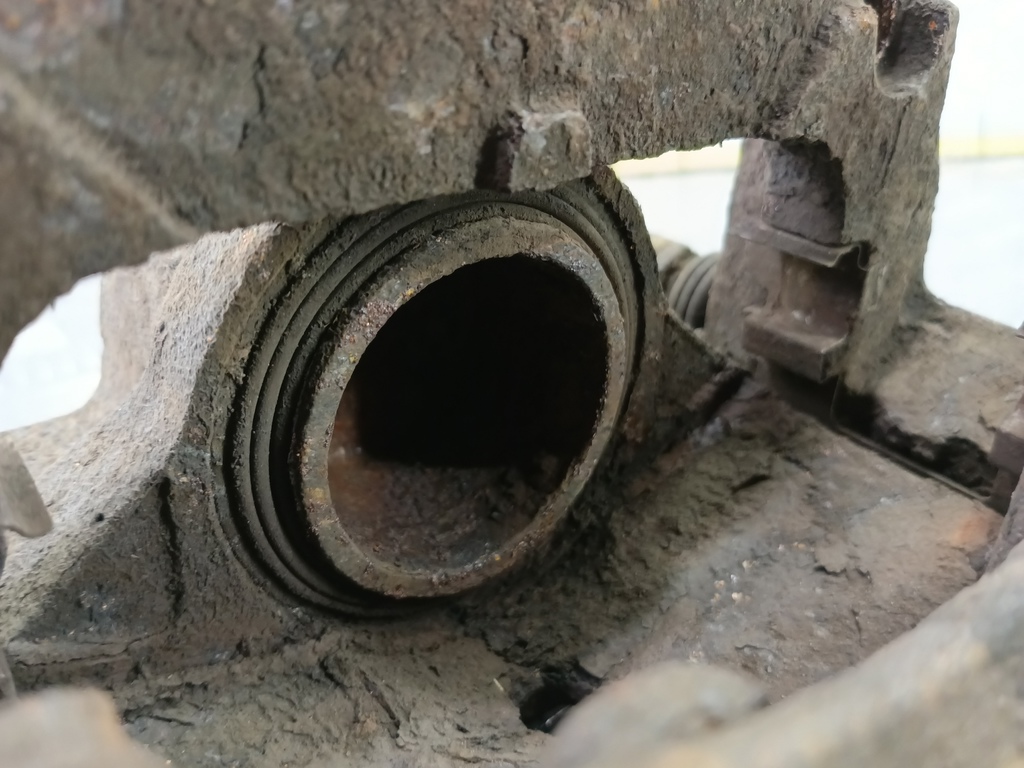 суппорт NISSAN QASHQAI  41011JD00A, 1900 рублей, Москва