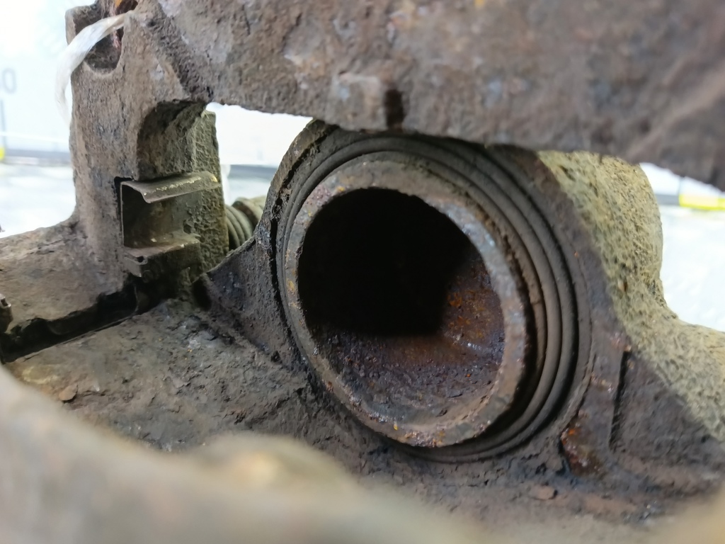 суппорт NISSAN QASHQAI  41011JD00A, 1900 рублей, Москва