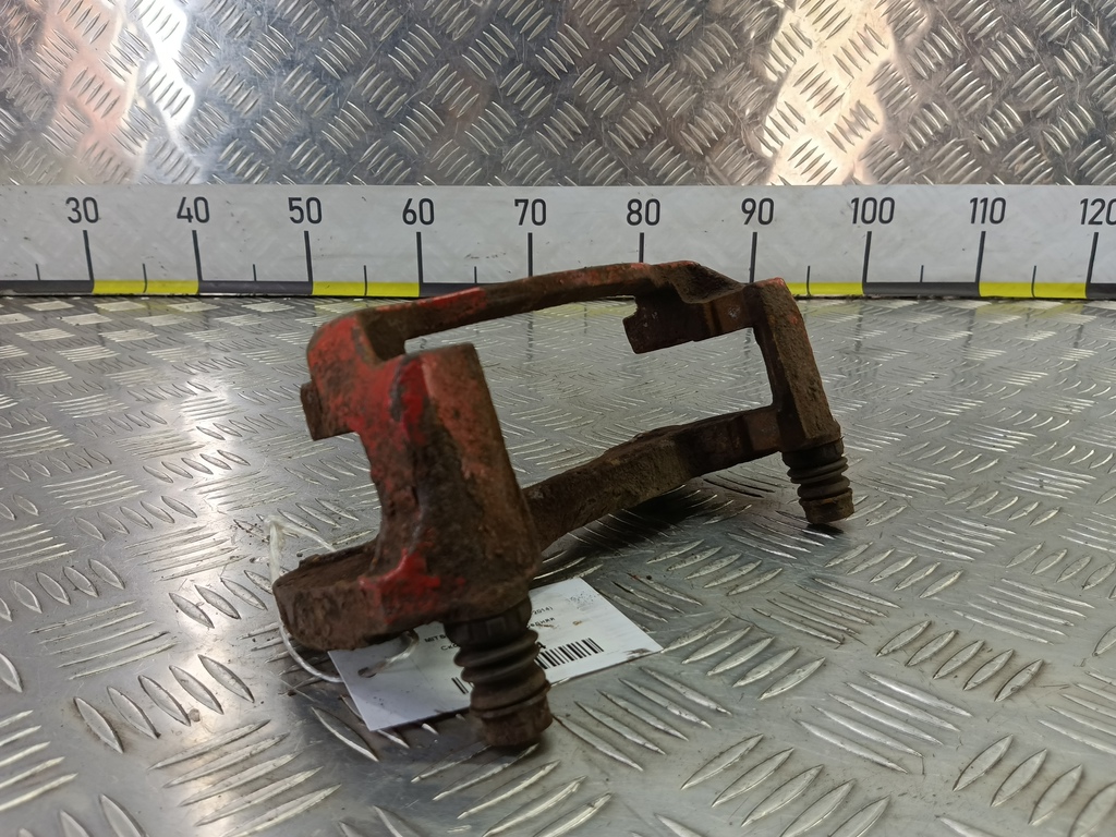 скоба суппорта MITSUBISHI L200  2.5 DI-D MT (136 л.с.)L200  IV (2006—2014) Пикап 4605A128, 2470 рублей, Москва