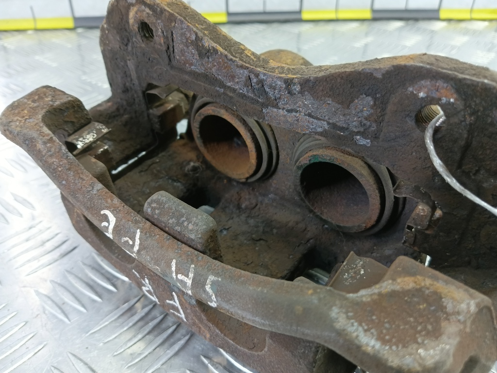 суппорт Hyundai SANTA FE  5813026120, 2700 рублей, Москва