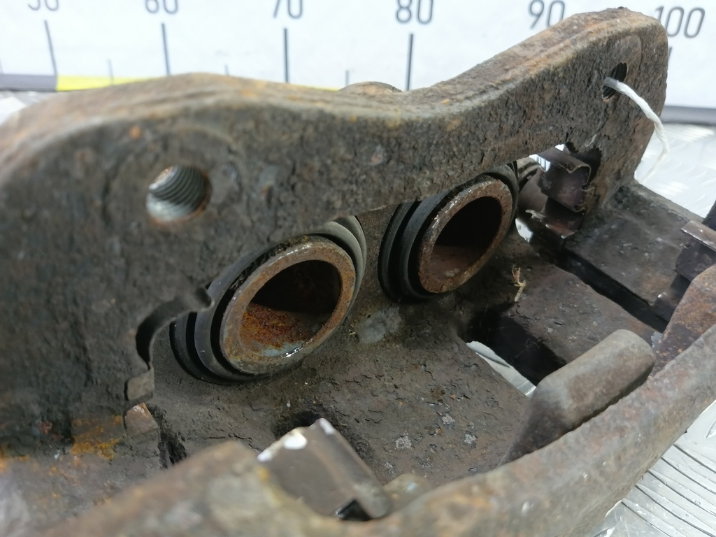 суппорт Kia SORENTO  581303E100, 1670 рублей, Москва