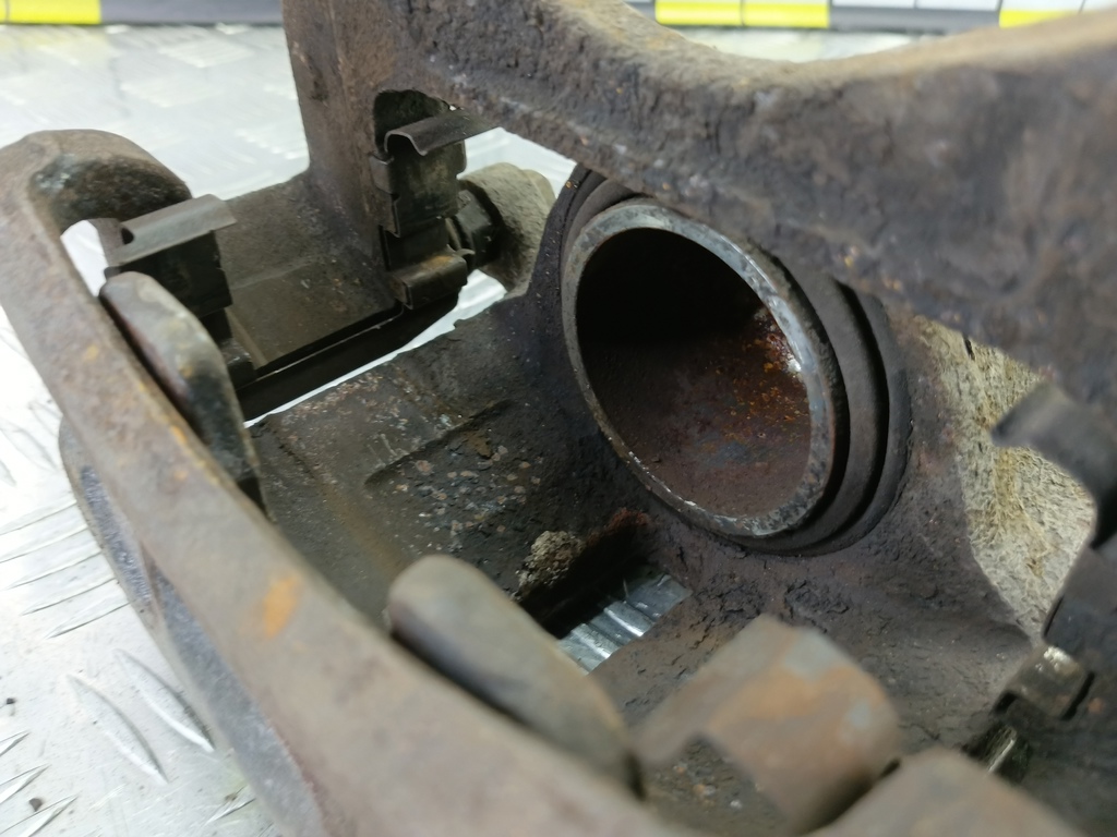 суппорт Kia SPORTAGE  581102S700, 3620 рублей, Москва