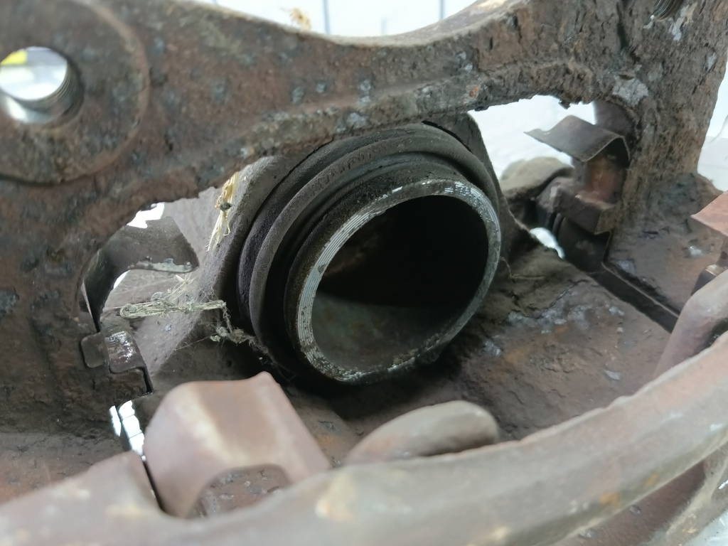 суппорт Hyundai TUCSON 2.0 MT (140 л.с.)Tucson  I (2004—2011) Внедорожник 581102E000, 980 рублей, Москва