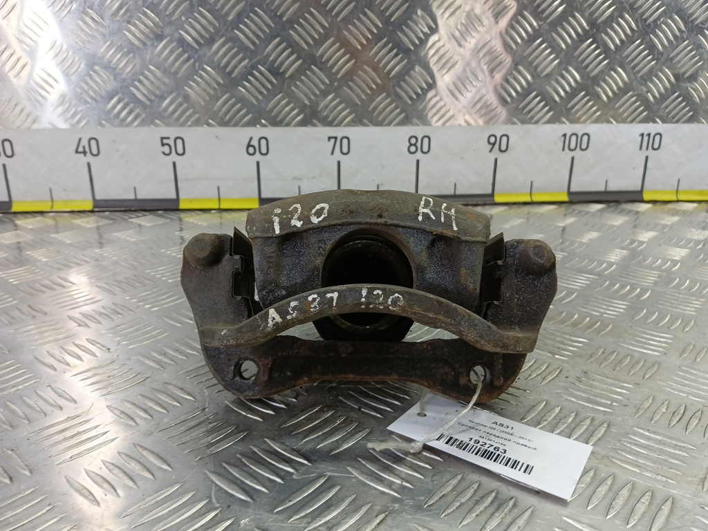 суппорт Hyundai I20 1.3 MT (78 л.с.)i20  I (2008—2012) Хетчбэк 581301J100, 2010 рублей, Москва