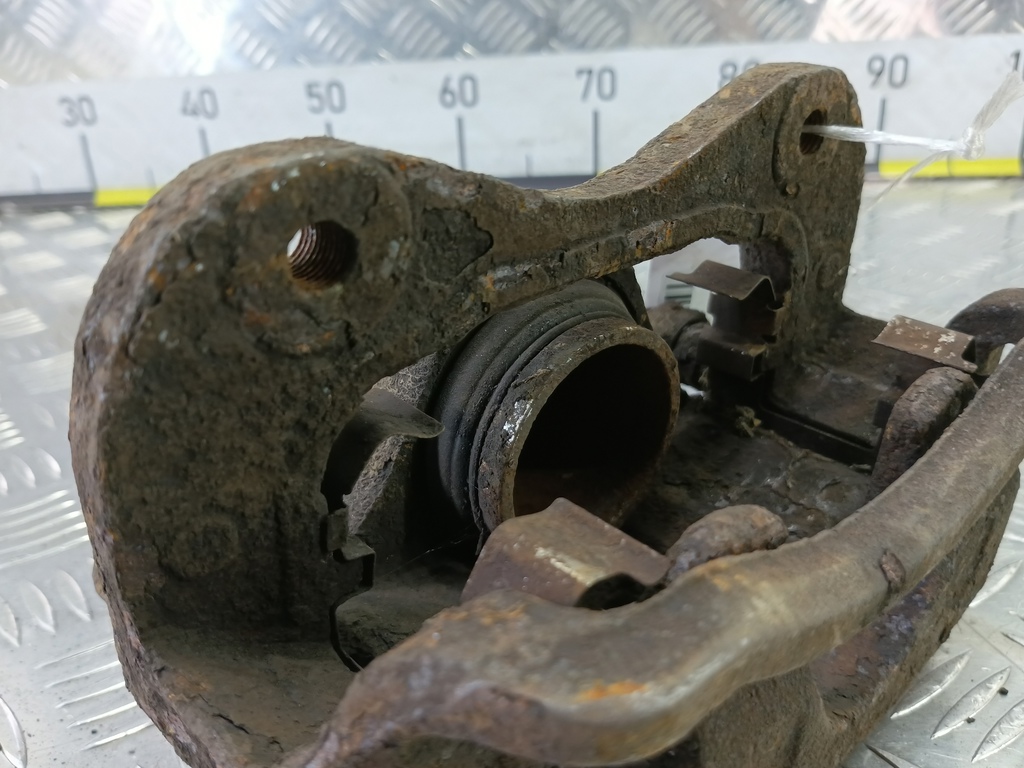 суппорт Hyundai TUCSON 2.0 CRDi AT (112 л.с.)Tucson  I (2004—2011) Внедорожник 581302E000, 980 рублей, Москва