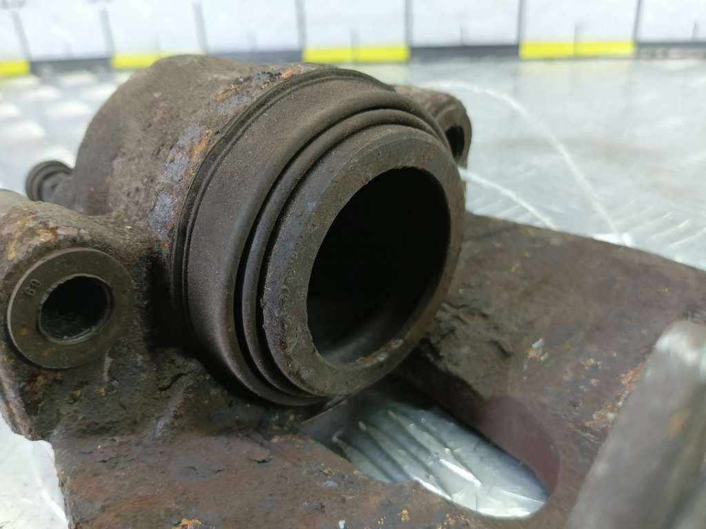 суппорт FORD Focus Focus 1682876, 1670 рублей, Москва