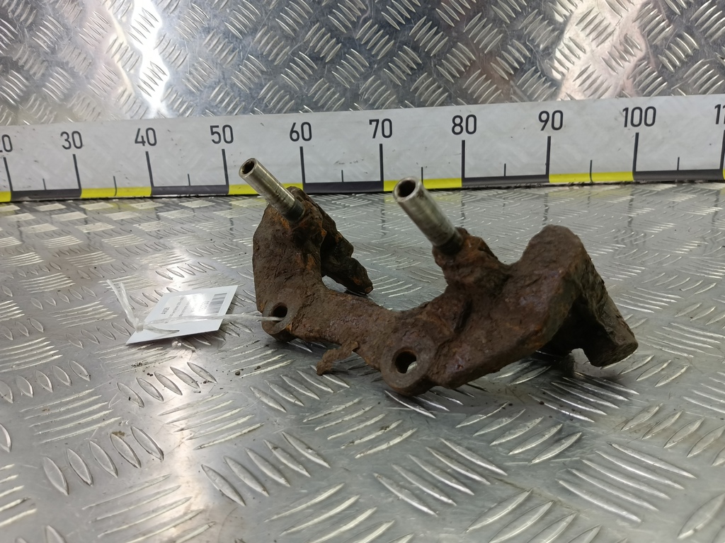 скоба суппорта MAZDA 6  GJ6E3328XD, 3850 рублей, Москва