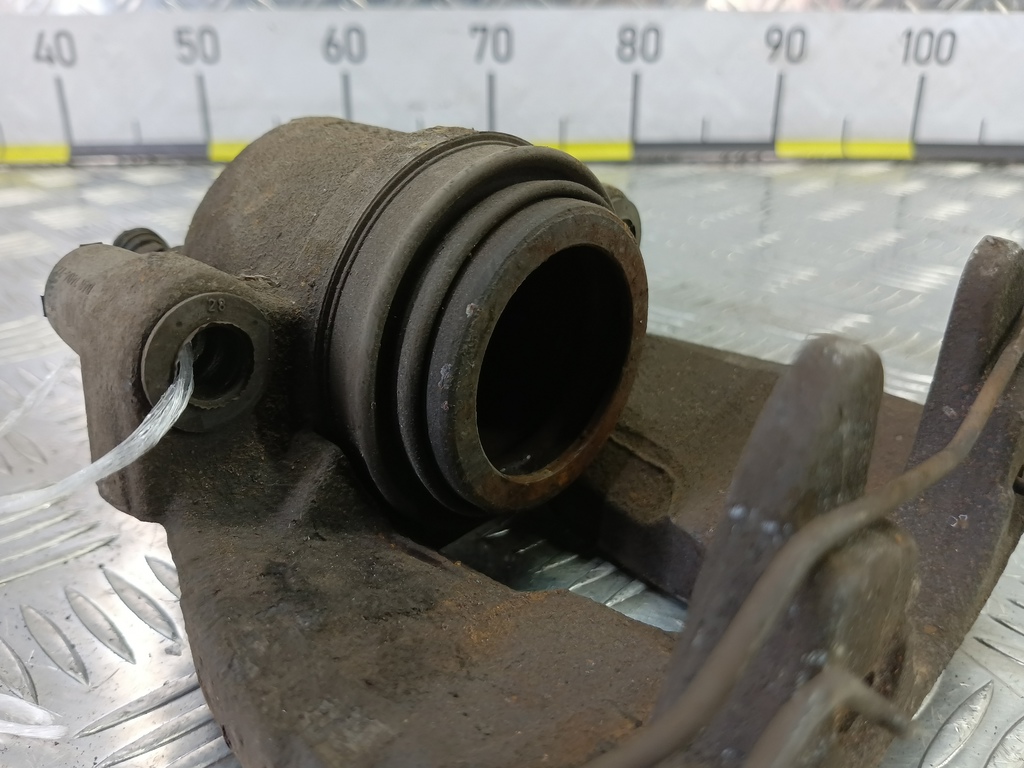 суппорт FORD Focus  1682876, 1670 рублей, Москва