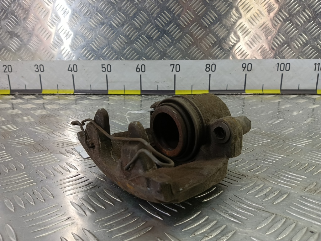 суппорт FORD Focus  1682876, 1670 рублей, Москва