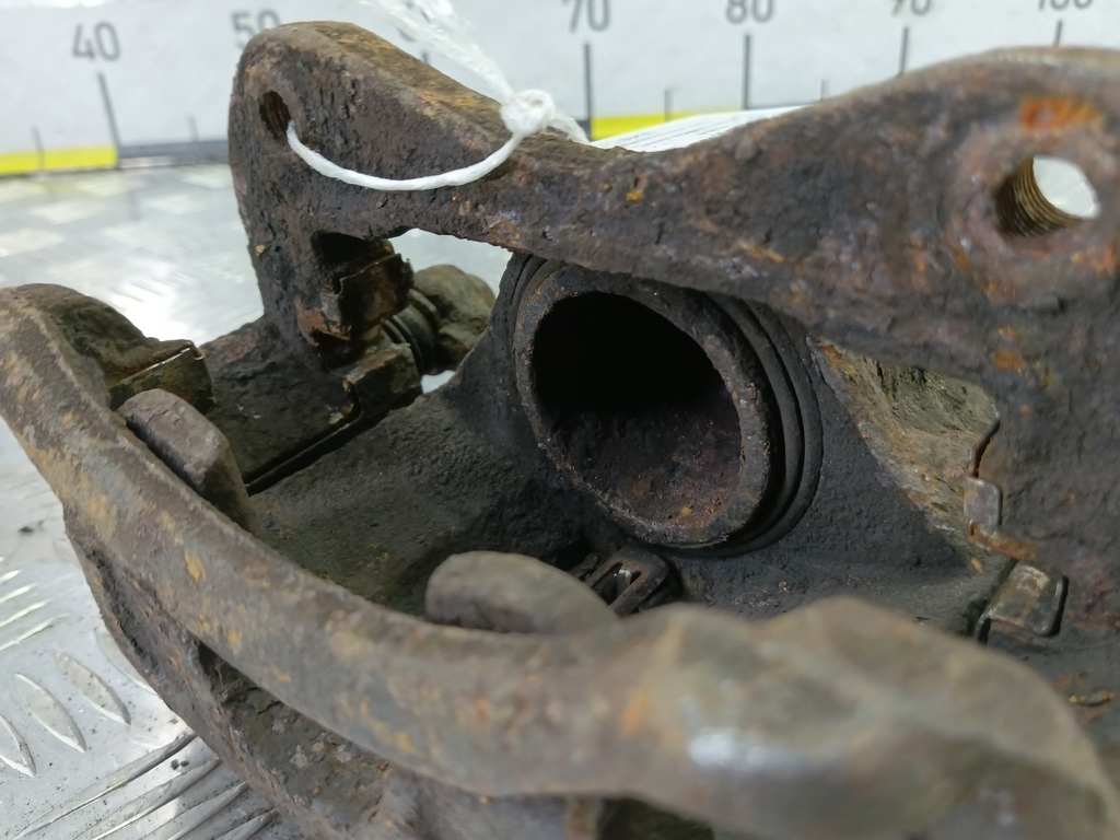 суппорт Hyundai MATRIX 1.6 MT (103 л.с.)Matrix  I рестайлинг (2005—2008) Минивэн 5813017400, 3050 рублей, Москва