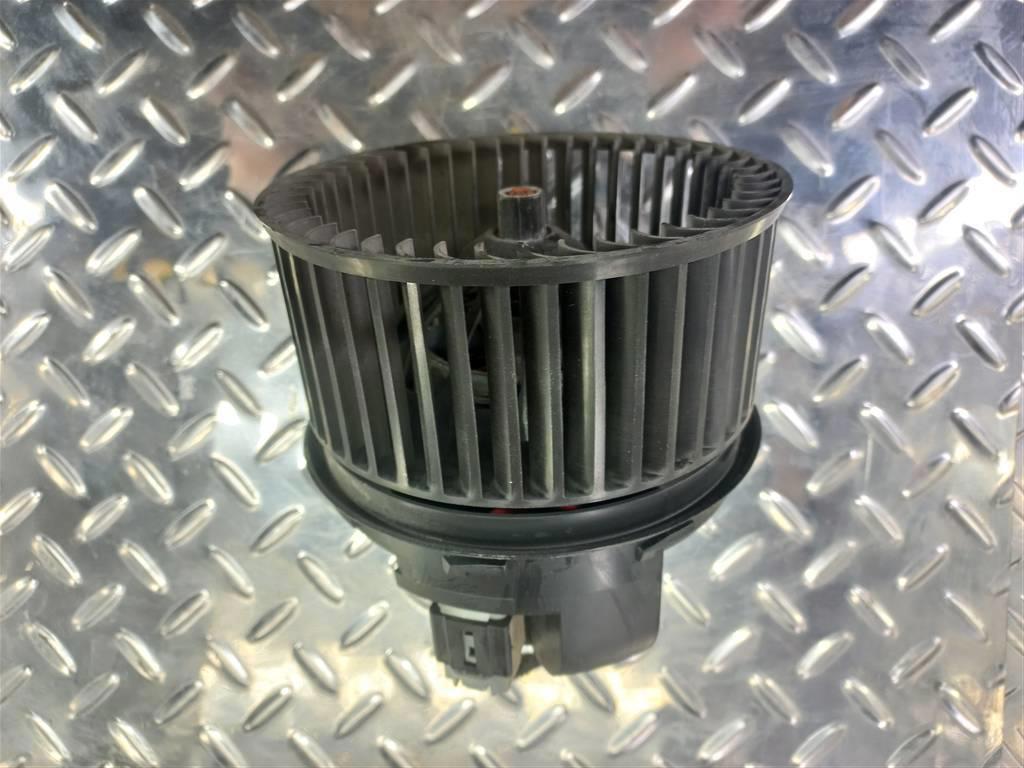 моторчик отопителя FORD Tourneo Connect  1696011, 1210 рублей, Москва