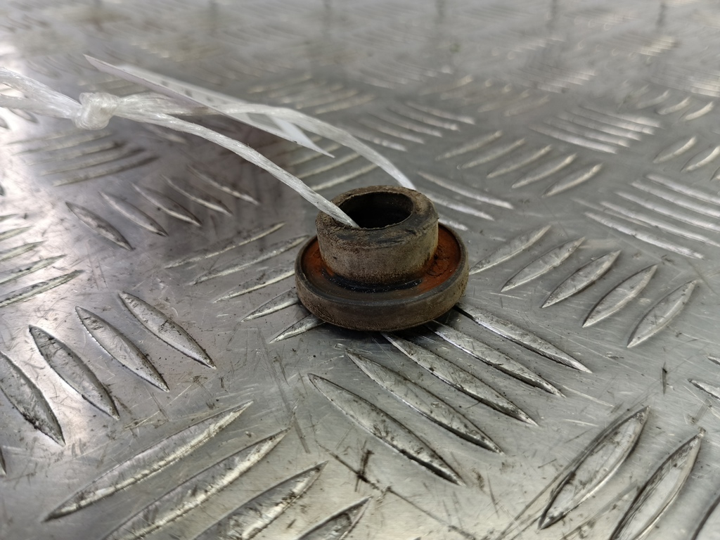 подушка радиатора SUZUKI JIMNY 1.3 4WD MT (86 л.с.)Jimny  III рестайлинг (2005—2012) Внедорожник 17812-82000, 520 рублей, Москва