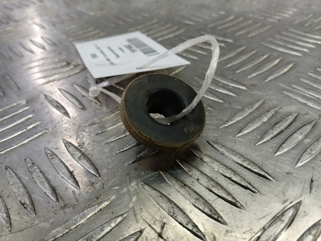 подушка радиатора SUZUKI JIMNY 1.3 4WD MT (86 л.с.)Jimny  III рестайлинг (2005—2012) Внедорожник 17812-82000, 520 рублей, Москва