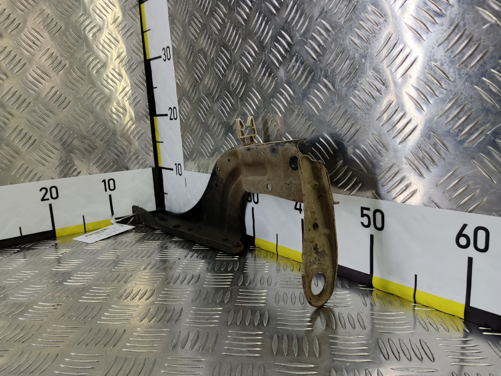 кронштейн радиатора SUZUKI JIMNY 1.3 4WD MT (86 л.с.)Jimny  III рестайлинг (2005—2012) Внедорожник 7143181A01, 980 рублей, Москва