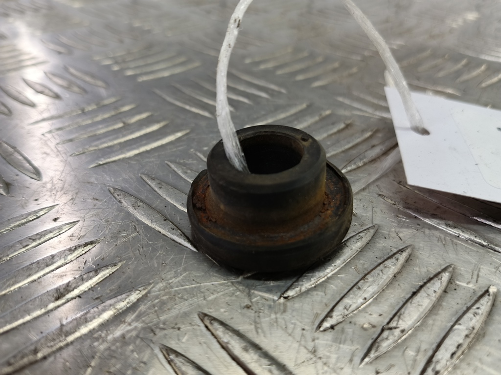 подушка радиатора SUZUKI XL7 2.7 4WD AT (184 л.с.)XL7  I (1998—2009) Внедорожник 17812-82000, 520 рублей, Москва