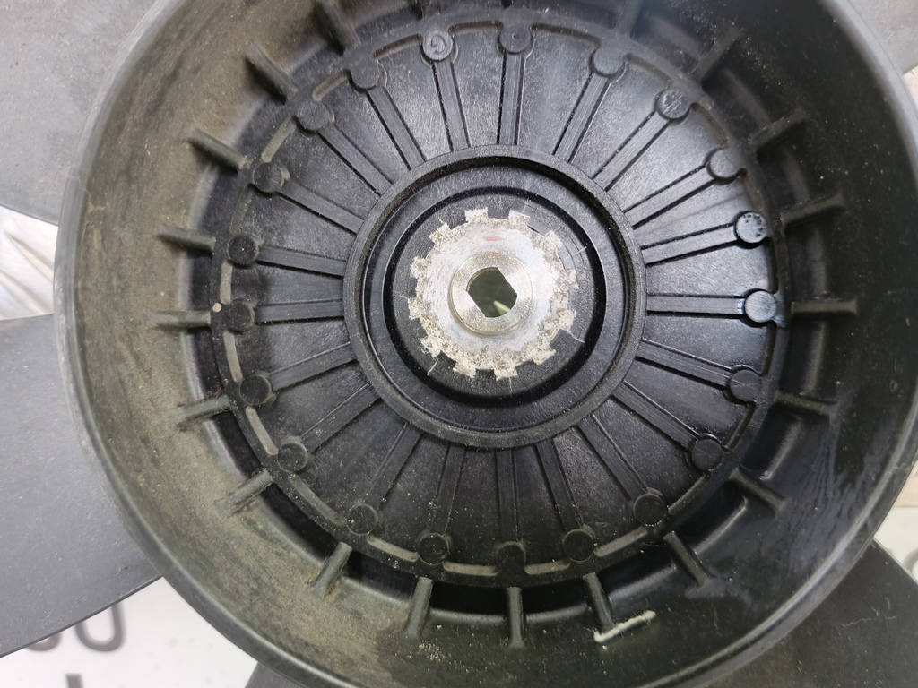 крыльчатка вентилятора SUZUKI Grand Vitara 2.0 4WD MT (140 л.с.)Grand Vitara  II (2005—2008) Внедорожник 1711165J10, 980 рублей, Москва