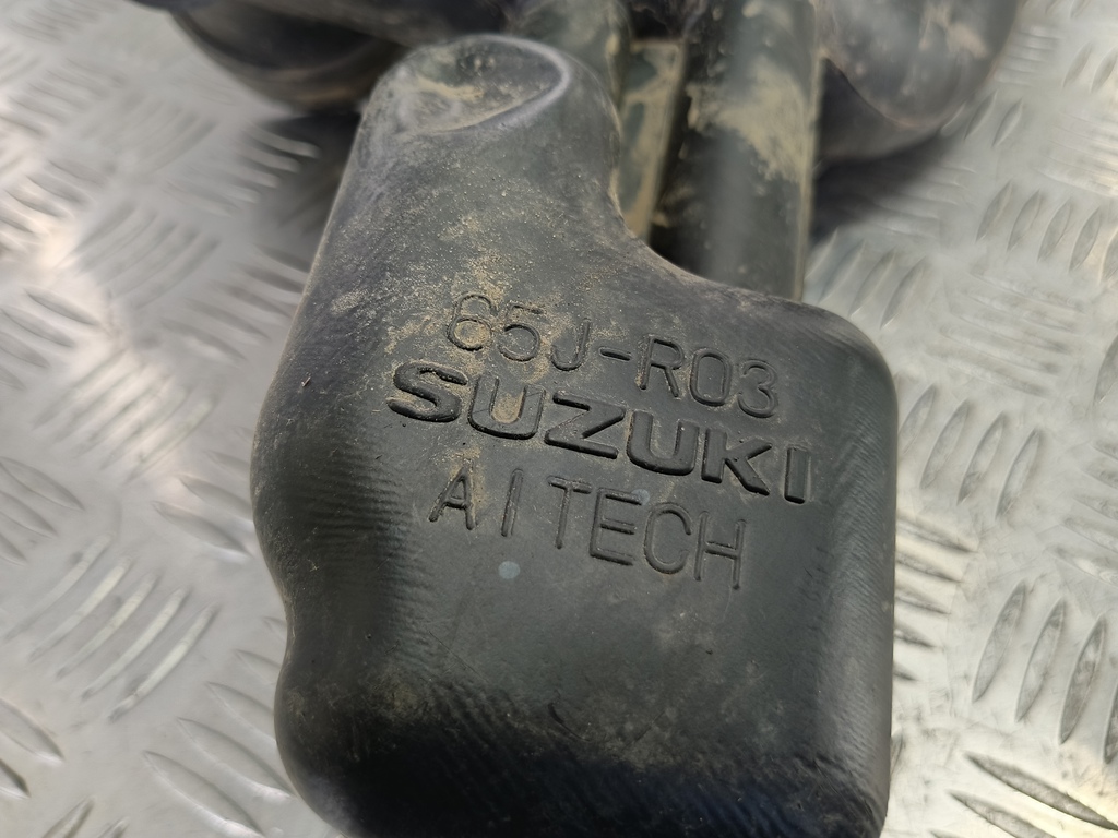 воздухозаборник SUZUKI Grand Vitara 2.0 4WD MT (140 л.с.)Grand Vitara  II (2005—2008) Внедорожник 1382065J00, 1670 рублей, Москва