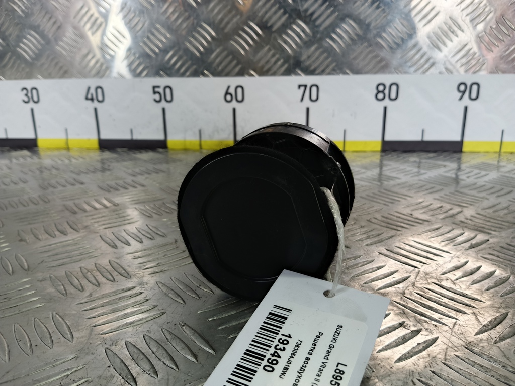 решетка воздуховода SUZUKI Grand Vitara 2.0 4WD MT (140 л.с.)Grand Vitara  II (2005—2008) Внедорожник 7363064J01BWJ, 2700 рублей, Москва