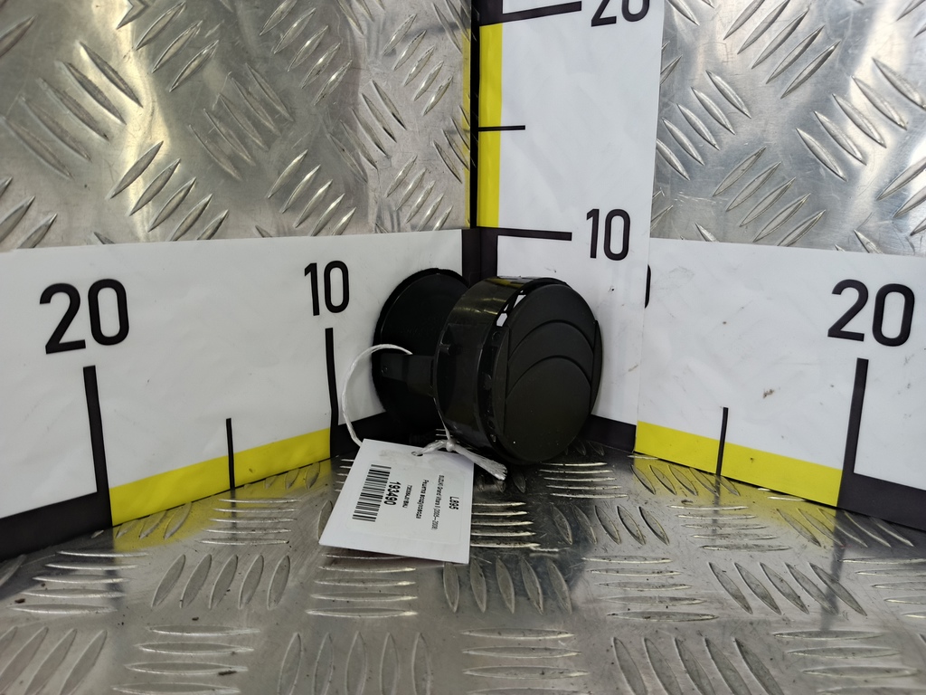 решетка воздуховода SUZUKI Grand Vitara 2.0 4WD MT (140 л.с.)Grand Vitara  II (2005—2008) Внедорожник 7363064J01BWJ, 2700 рублей, Москва