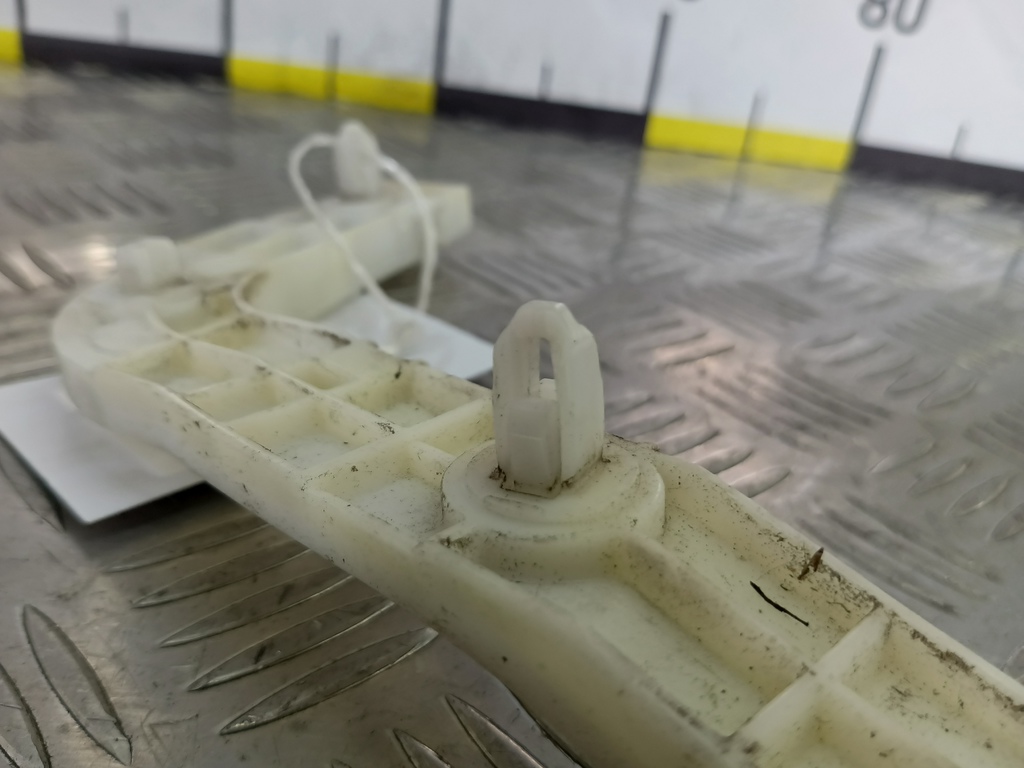 кронштейн бампера SUZUKI Grand Vitara 2.0 4WD MT (140 л.с.)Grand Vitara  II (2005—2008) Внедорожник 7184065J00, 1090 рублей, Москва