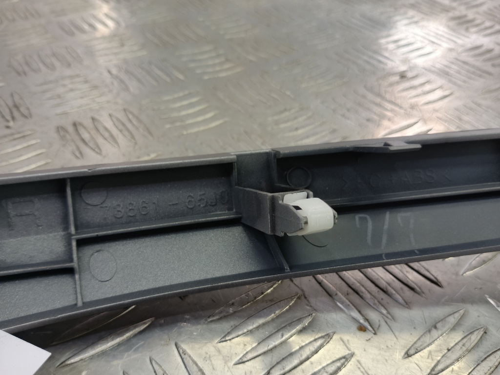 накладка декоративная SUZUKI Grand Vitara 2.0 4WD MT (140 л.с.)Grand Vitara  II (2005—2008) Внедорожник 7386065J0, 630 рублей, Москва