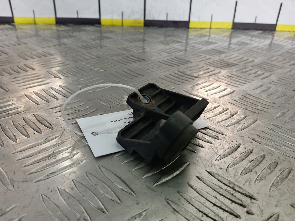 подушка радиатора SUZUKI Grand Vitara 2.0 4WD MT (140 л.с.)Grand Vitara  II (2005—2008) Внедорожник 9539164J00, 520 рублей, Москва