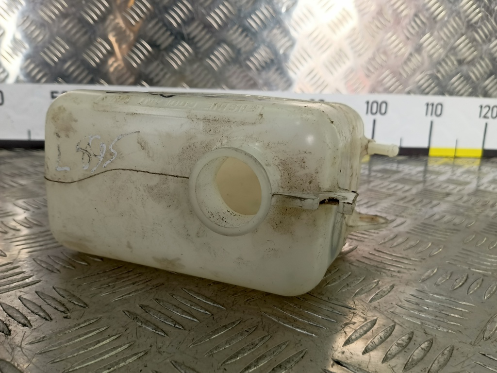 бачок расширительный SUZUKI Grand Vitara 2.0 4WD MT (140 л.с.)Grand Vitara  II (2005—2008) Внедорожник 1793165J00, 750 рублей, Москва