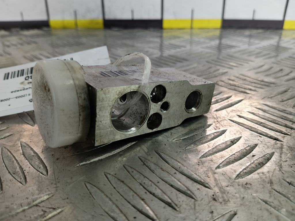 клапан кондиционера SUZUKI Grand Vitara 2.0 4WD MT (140 л.с.)Grand Vitara  II (2005—2008) Внедорожник 9543164J80, 750 рублей, Москва