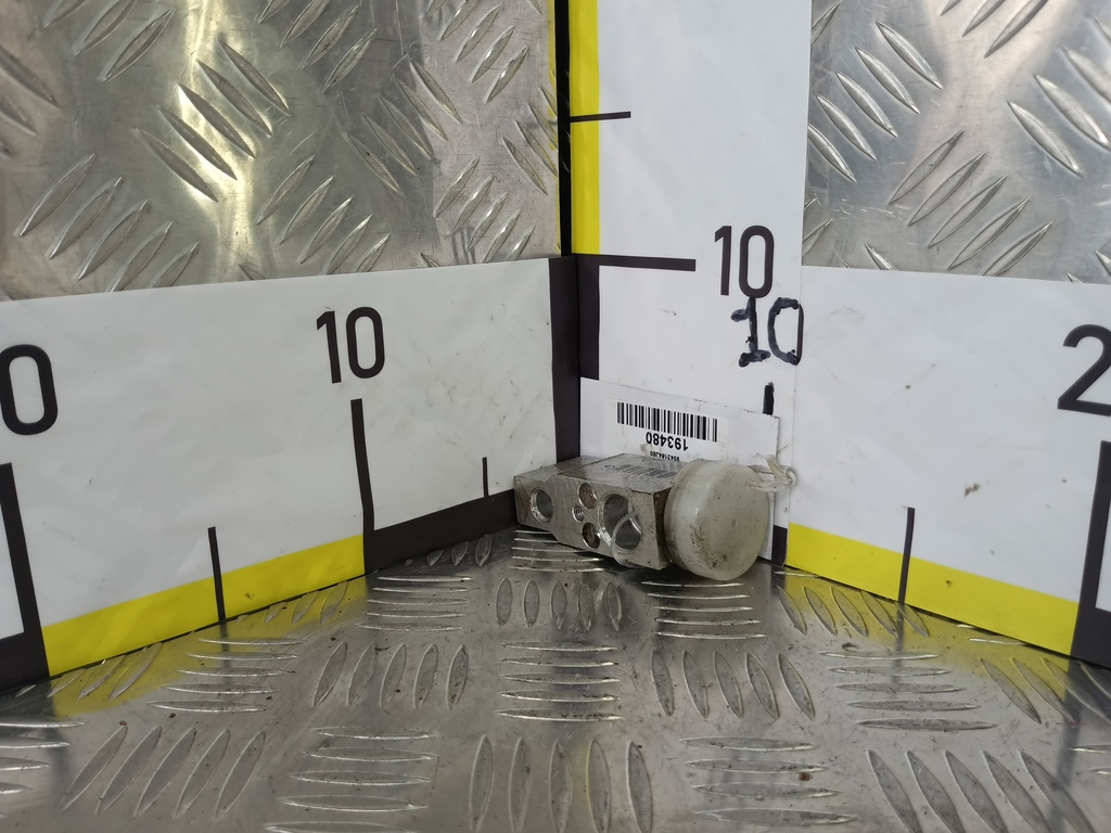 клапан кондиционера SUZUKI Grand Vitara 2.0 4WD MT (140 л.с.)Grand Vitara  II (2005—2008) Внедорожник 9543164J80, 750 рублей, Москва