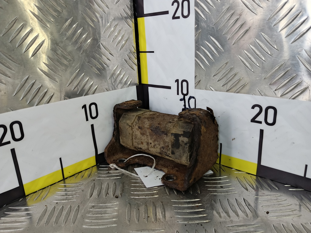 демпфер редуктора SUZUKI Grand Vitara 2.0 4WD MT (140 л.с.)Grand Vitara  II (2005—2008) Внедорожник 2747566J01, 630 рублей, Москва