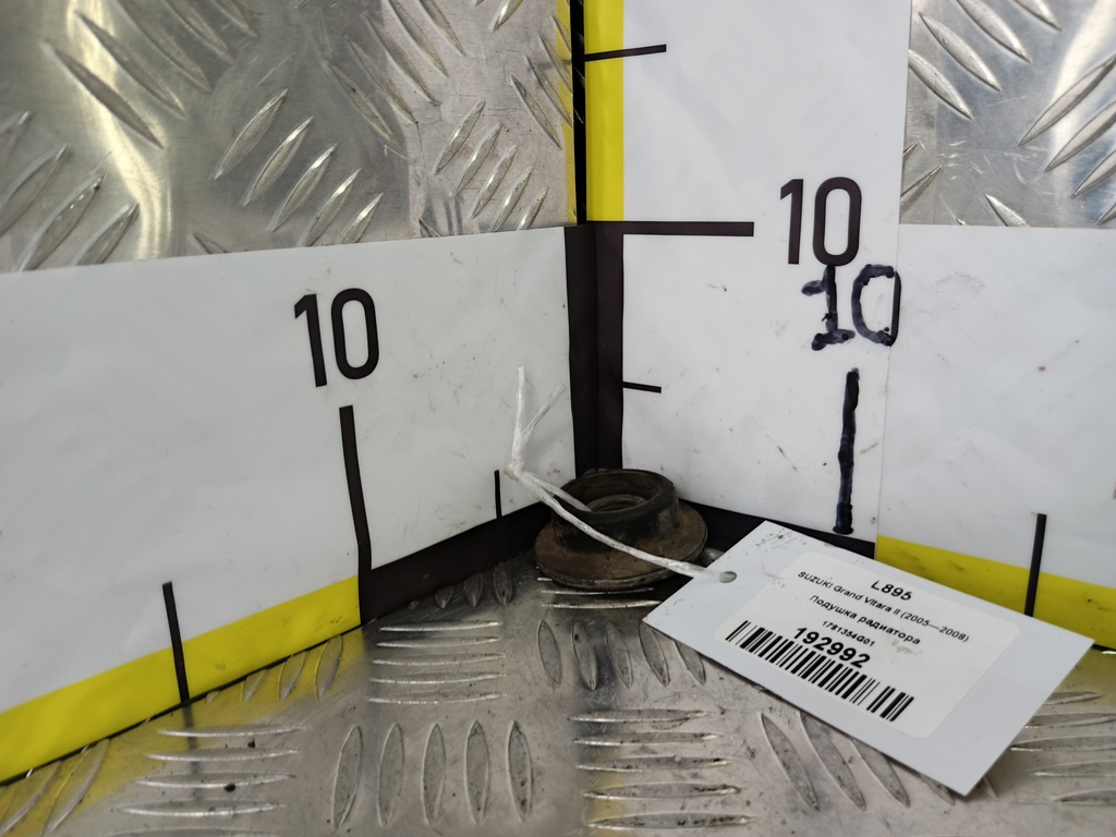 подушка радиатора SUZUKI Grand Vitara 2.0 4WD MT (140 л.с.)Grand Vitara  II (2005—2008) Внедорожник 1781354G01, 520 рублей, Москва