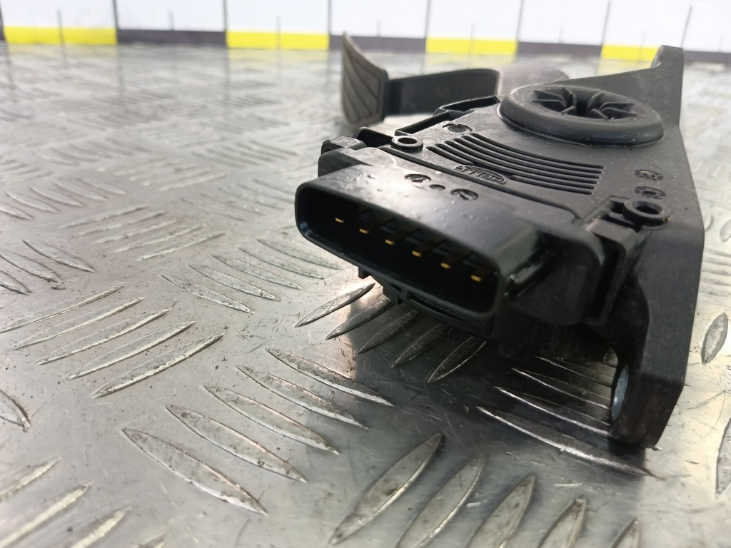 педаль газа SUZUKI Grand Vitara 2.0 4WD MT (140 л.с.)Grand Vitara  II (2005—2008) Внедорожник 15900-65J02, 630 рублей, Москва