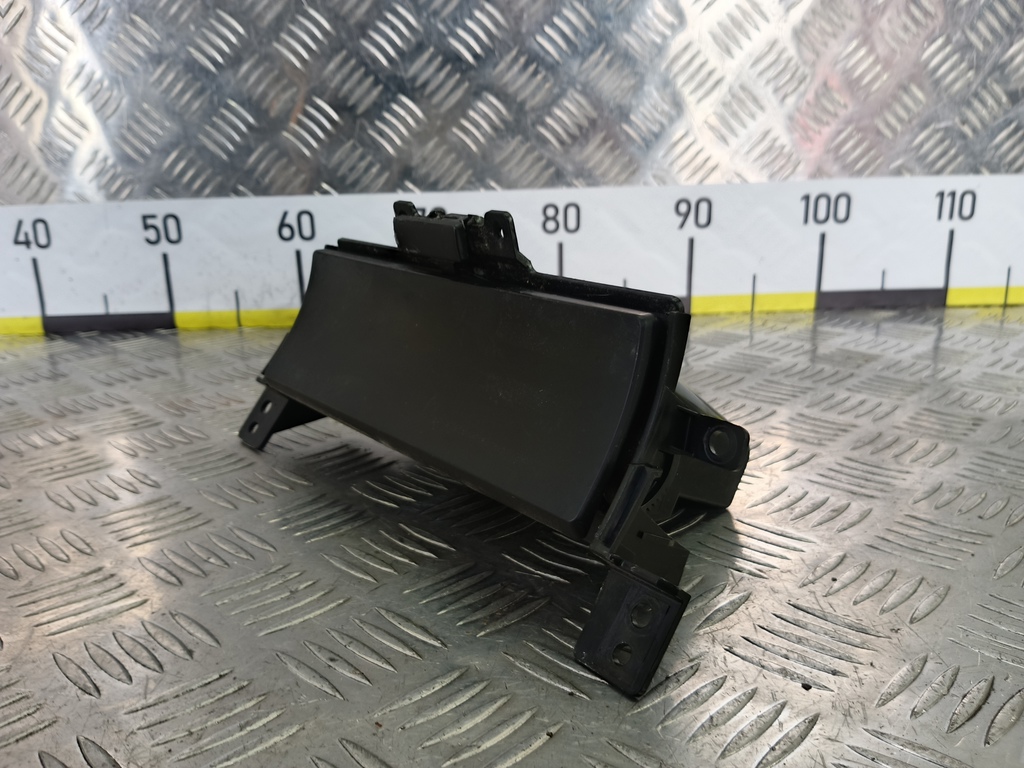 ящик консоли SUZUKI Grand Vitara 2.0 4WD MT (140 л.с.)Grand Vitara  II (2005—2008) Внедорожник 7384065J00CZN, 630 рублей, Москва