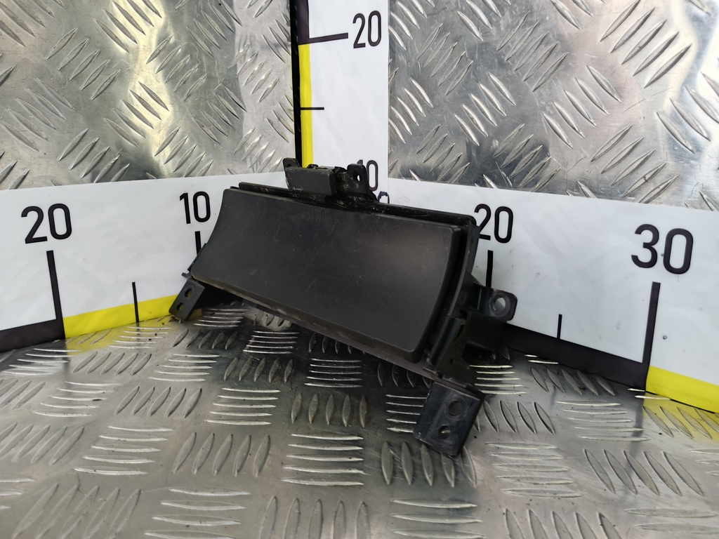 ящик консоли SUZUKI Grand Vitara 2.0 4WD MT (140 л.с.)Grand Vitara  II (2005—2008) Внедорожник 7384065J00CZN, 630 рублей, Москва