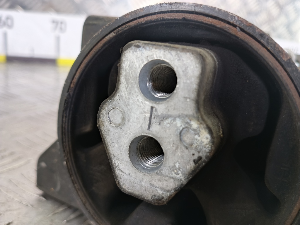 подушка двигателя (опора двс) Hyundai I20 1.3 MT (78 л.с.)i20  I (2008—2012) Хетчбэк 218301J000, 1210 рублей, Москва
