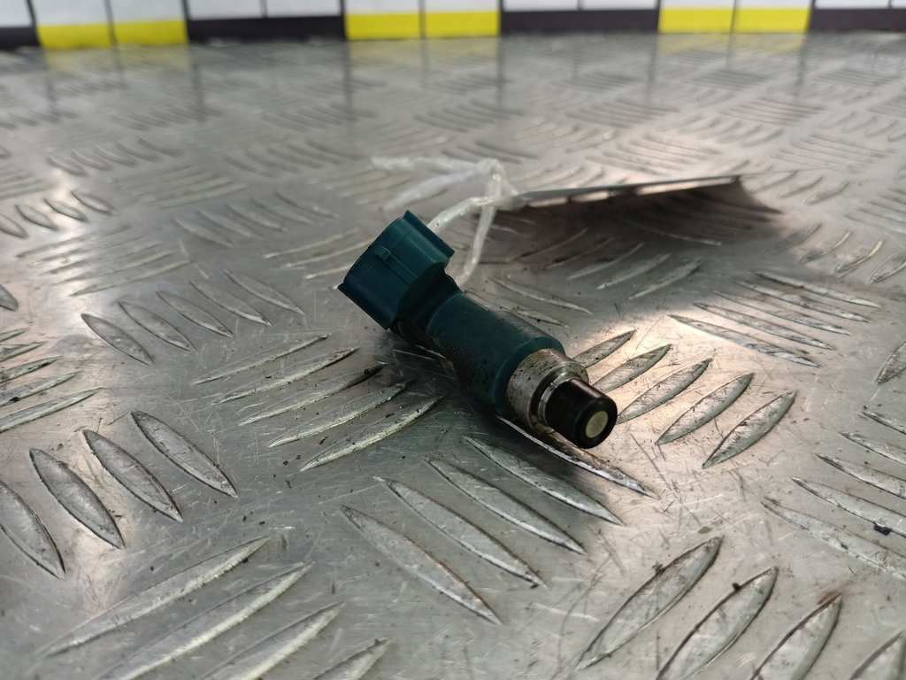 форсунка топливная SUZUKI Grand Vitara 2.0 4WD MT (140 л.с.)Grand Vitara  II (2005—2008) Внедорожник 1571065J00, 750 рублей, Москва