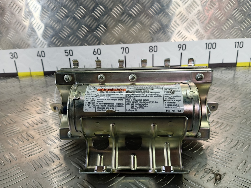 подушка безопасности пассажира SUZUKI Grand Vitara 2.0 4WD MT (140 л.с.)Grand Vitara  II (2005—2008) Внедорожник 7391065J00ZCA, 1320 рублей, Москва