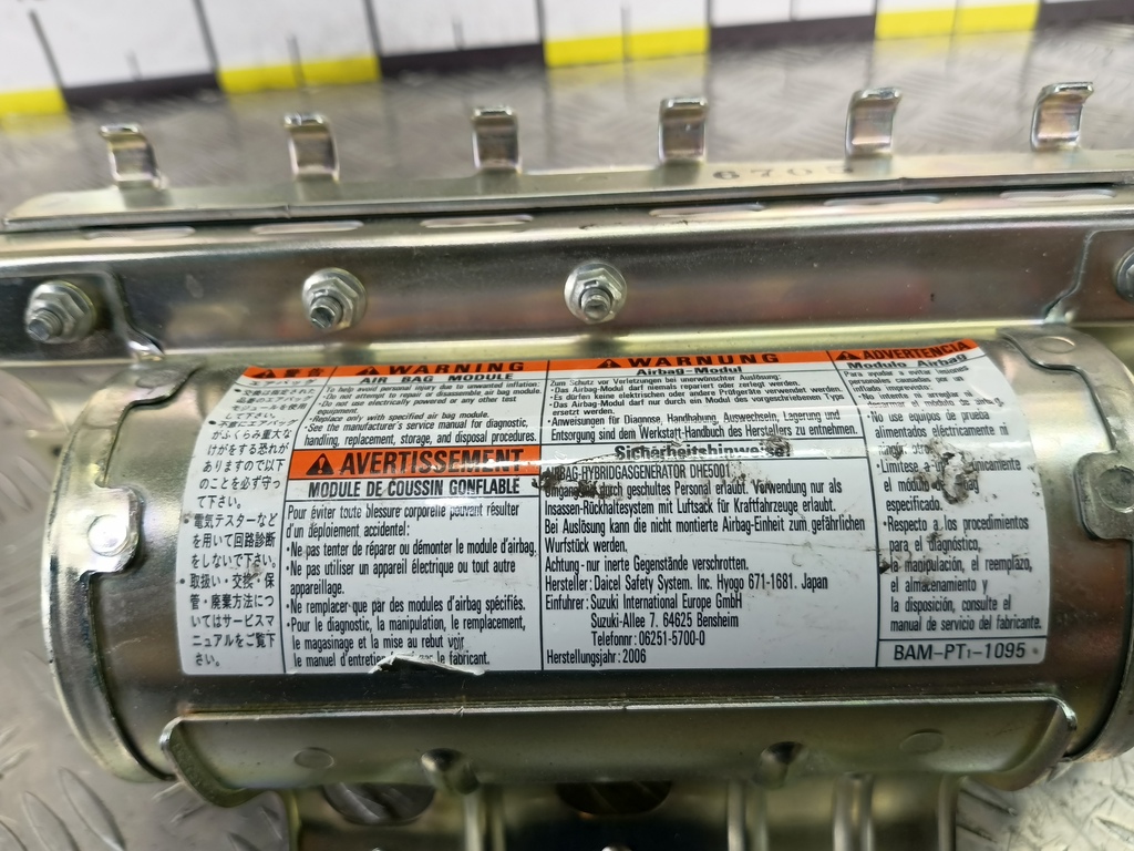 подушка безопасности пассажира SUZUKI Grand Vitara 2.0 4WD MT (140 л.с.)Grand Vitara  II (2005—2008) Внедорожник 7391065J00ZCA, 1320 рублей, Москва