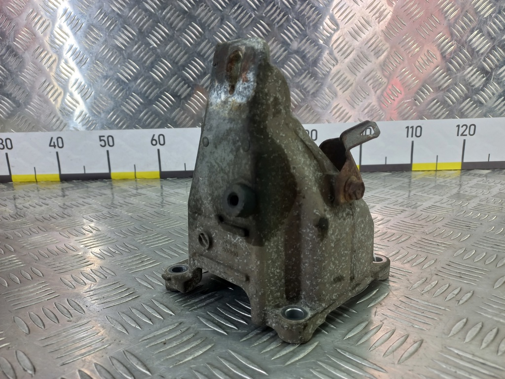 кронштейн двигателя (двс) SUZUKI Grand Vitara 2.0 4WD MT (140 л.с.)Grand Vitara  II (2005—2008) Внедорожник 1164165J00, 630 рублей, Москва