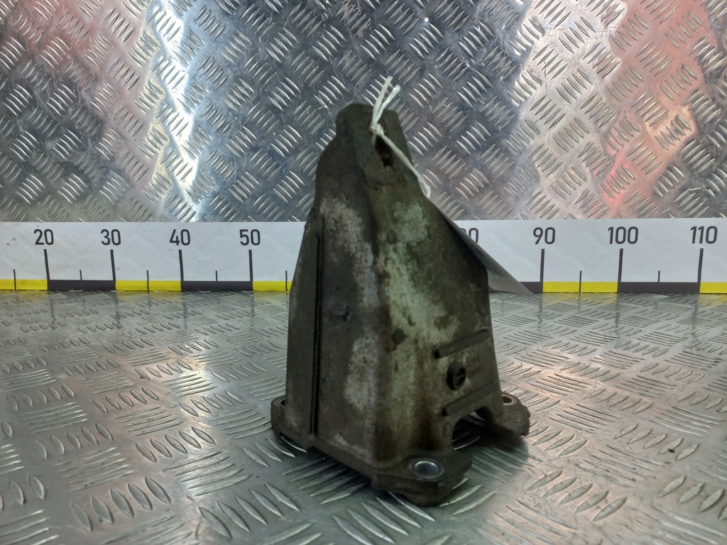 кронштейн двигателя (двс) SUZUKI Grand Vitara 2.0 4WD MT (140 л.с.)Grand Vitara  II (2005—2008) Внедорожник 1165165J01, 520 рублей, Москва